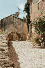 Menerbes-1